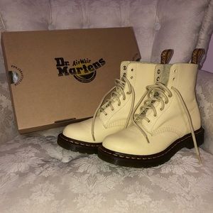 DOC MARTENS🍌 Pascal Virginia